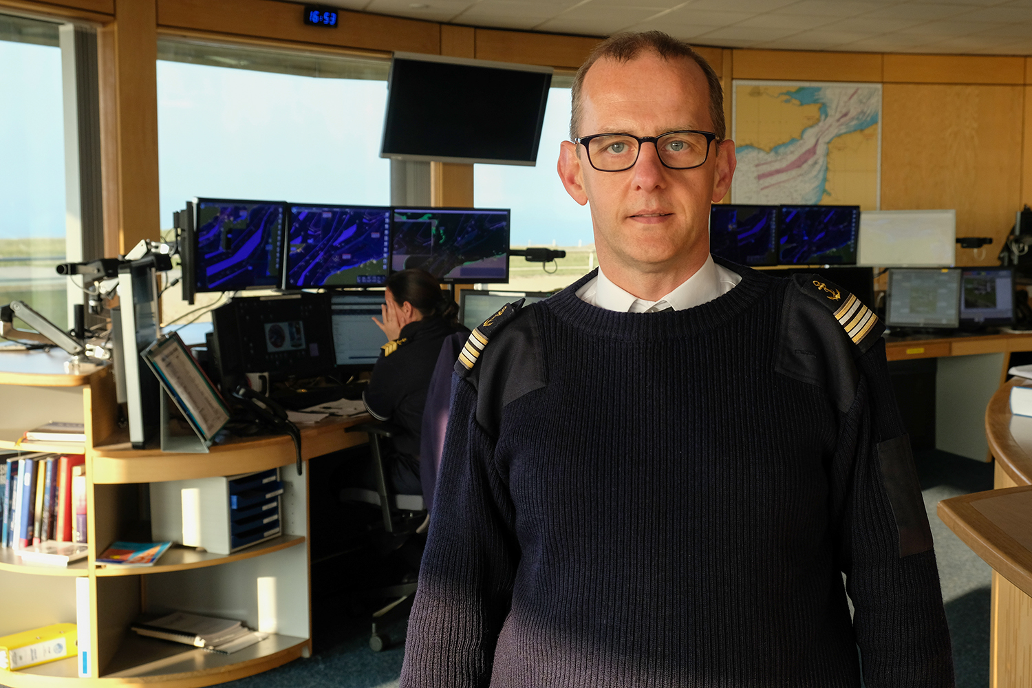 Philippe BRICQUER est Directeur adjoint du CROSS Gris-Nez, ancien officier de marine marchande et véritable passioné.