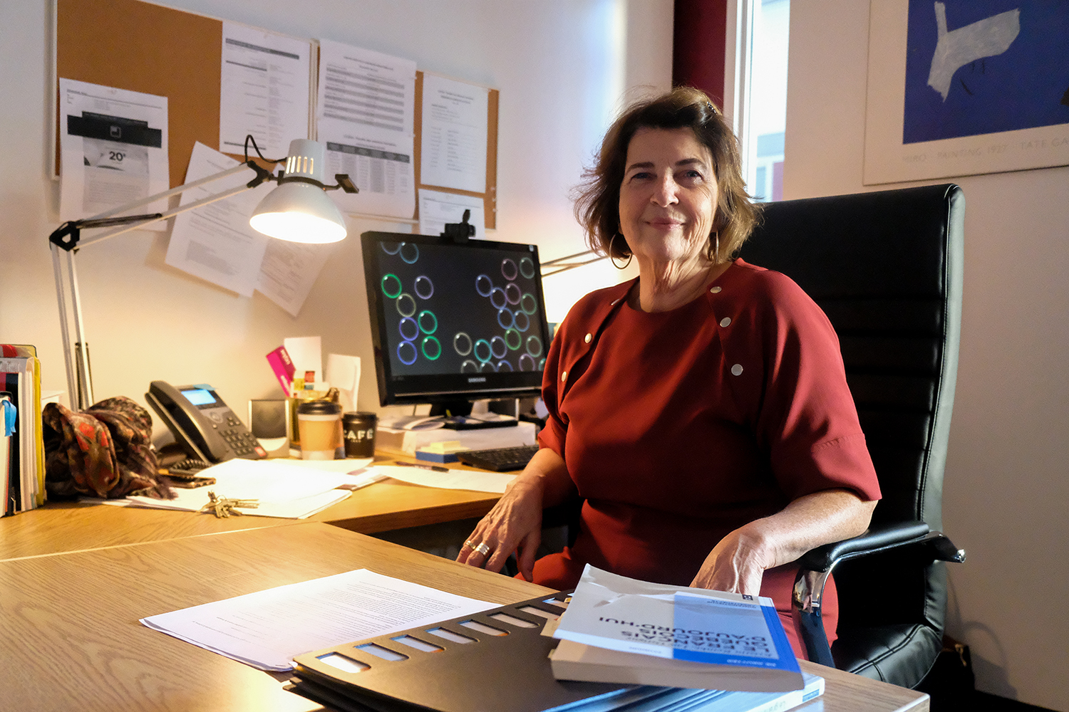 Portrait de Reine PINSONNEAULT après son interview dans son bureau du département de linguistique de l’université de Montréal (UQAM) © Globe Reporters