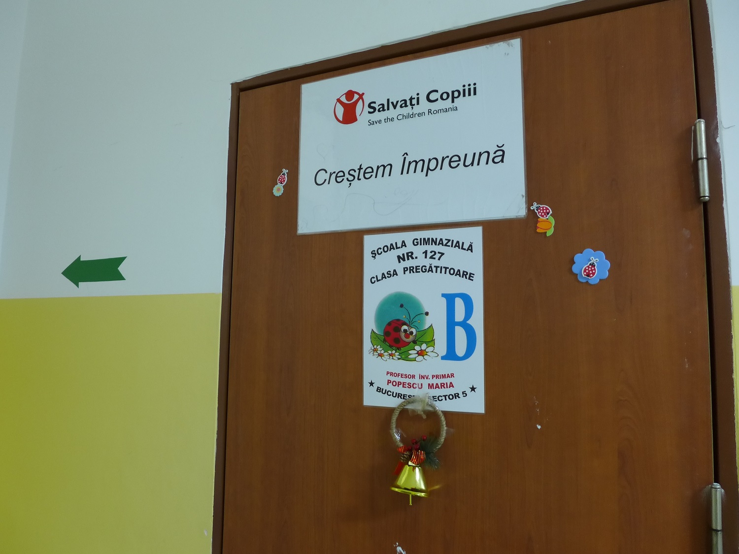 Le centre occupe une salle de classe de l’école. 