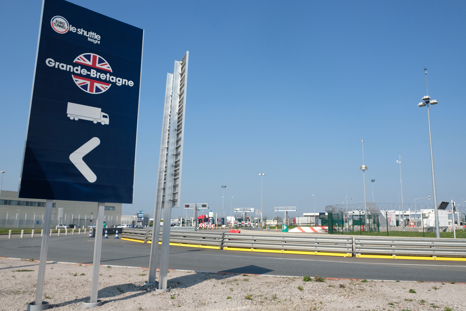 A quoi ressemble une frontière ? Ici, la douane britannique contrôle les poid-lourds avant qu’ils n’embarquent sur un shuttle pour l’Angleterre. 