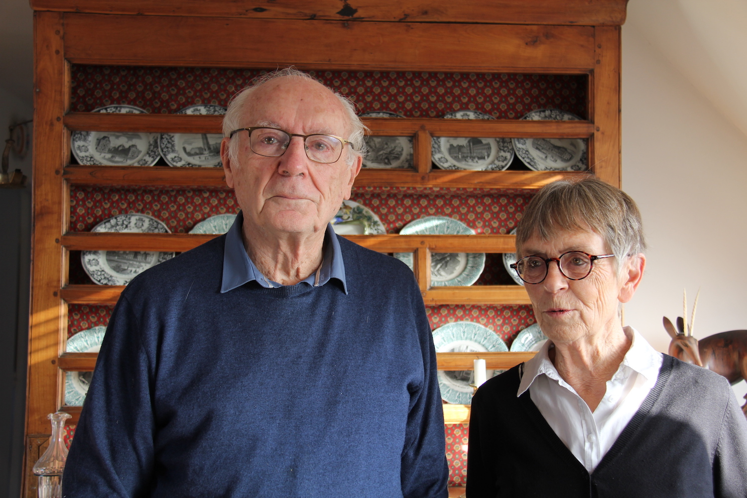 Anne-Marie et Dominique THIERRY sont particulièrement engagés dans le dialogue intergénérationnel, les échanges entre jeunes et personnes âgées. © Globe Reporters
