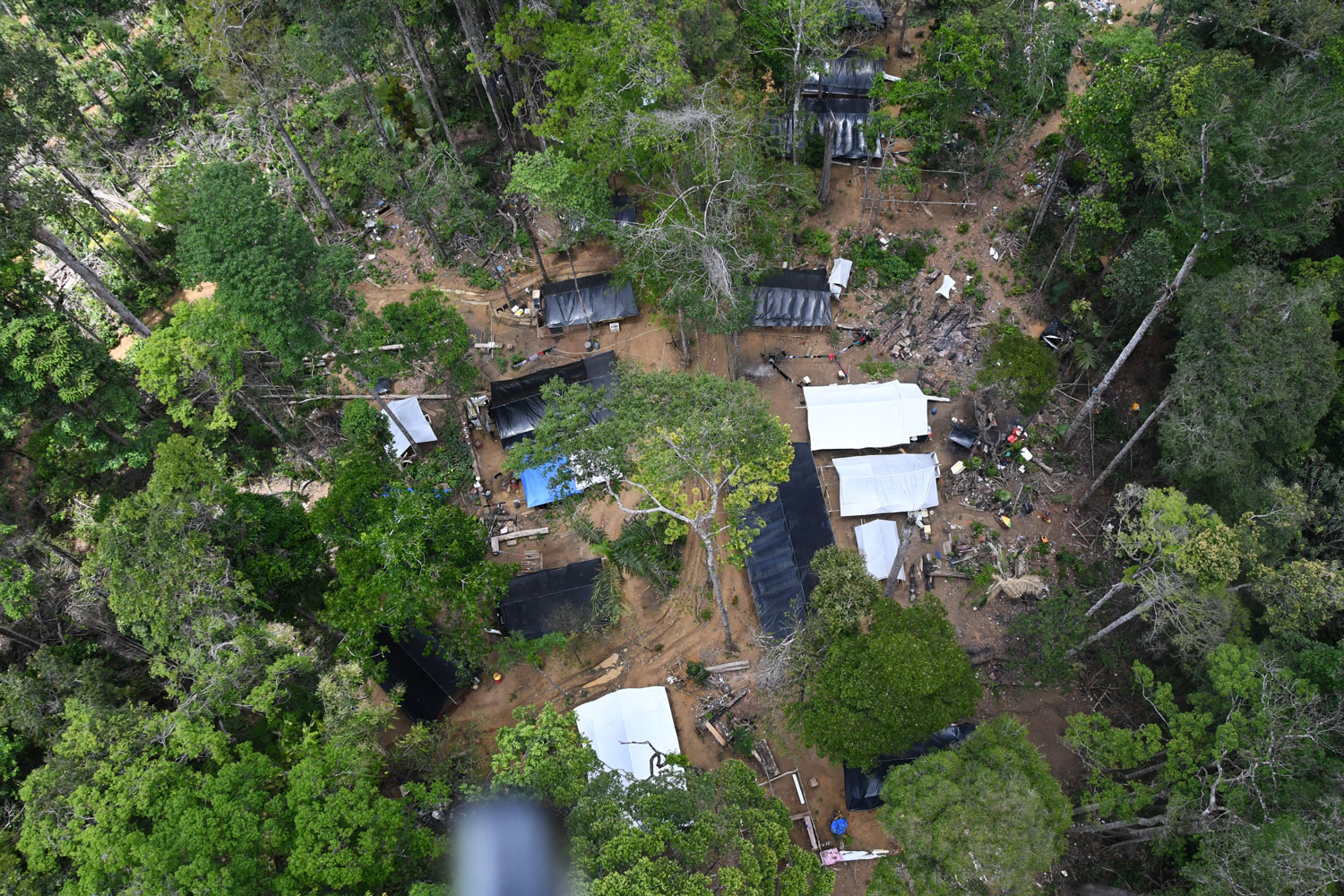 Des orpailleurs au travail – crédit Parc amazonien