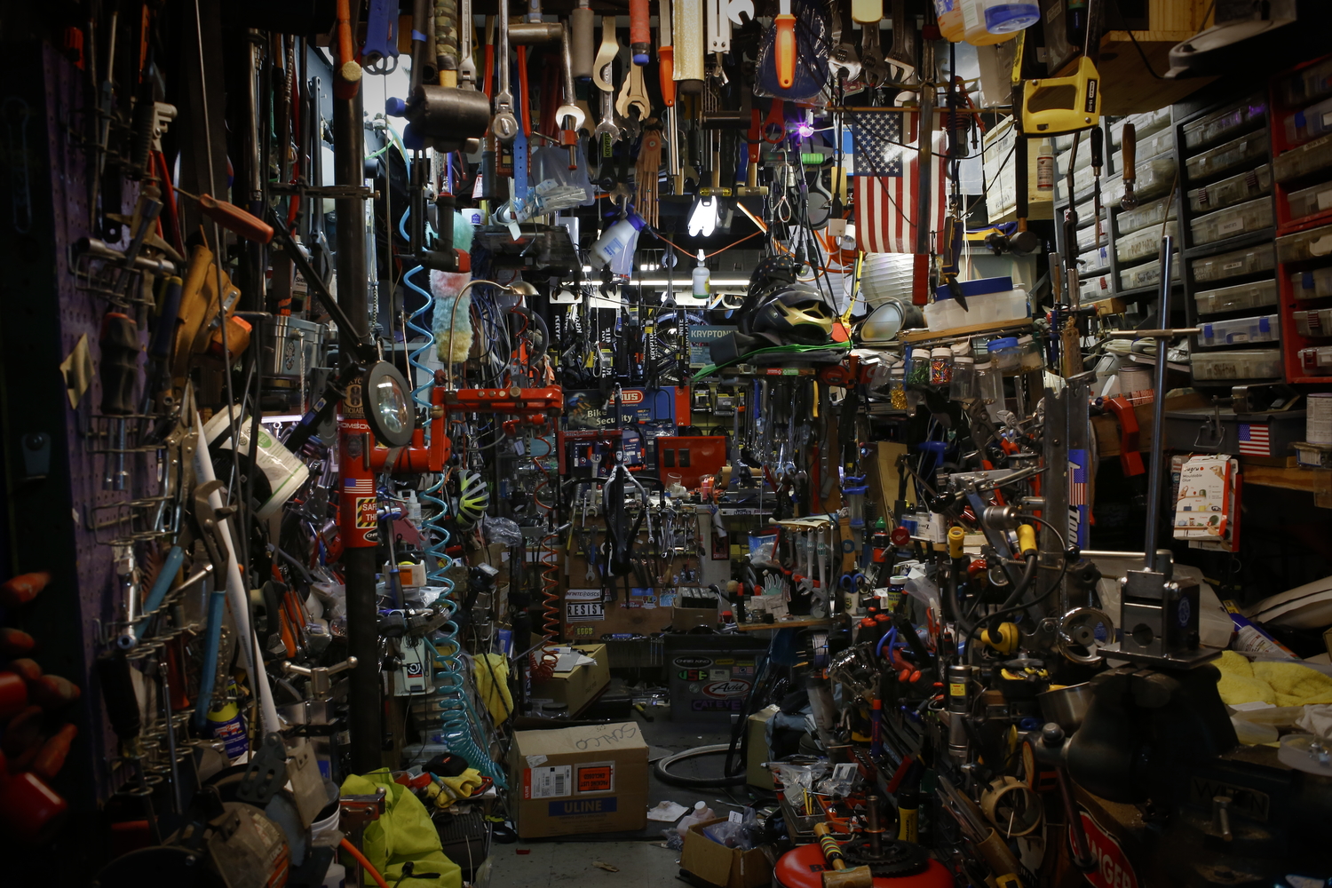 Le magasin de Michael est une vraie caverne d’Ali Baba © Globe Reporters