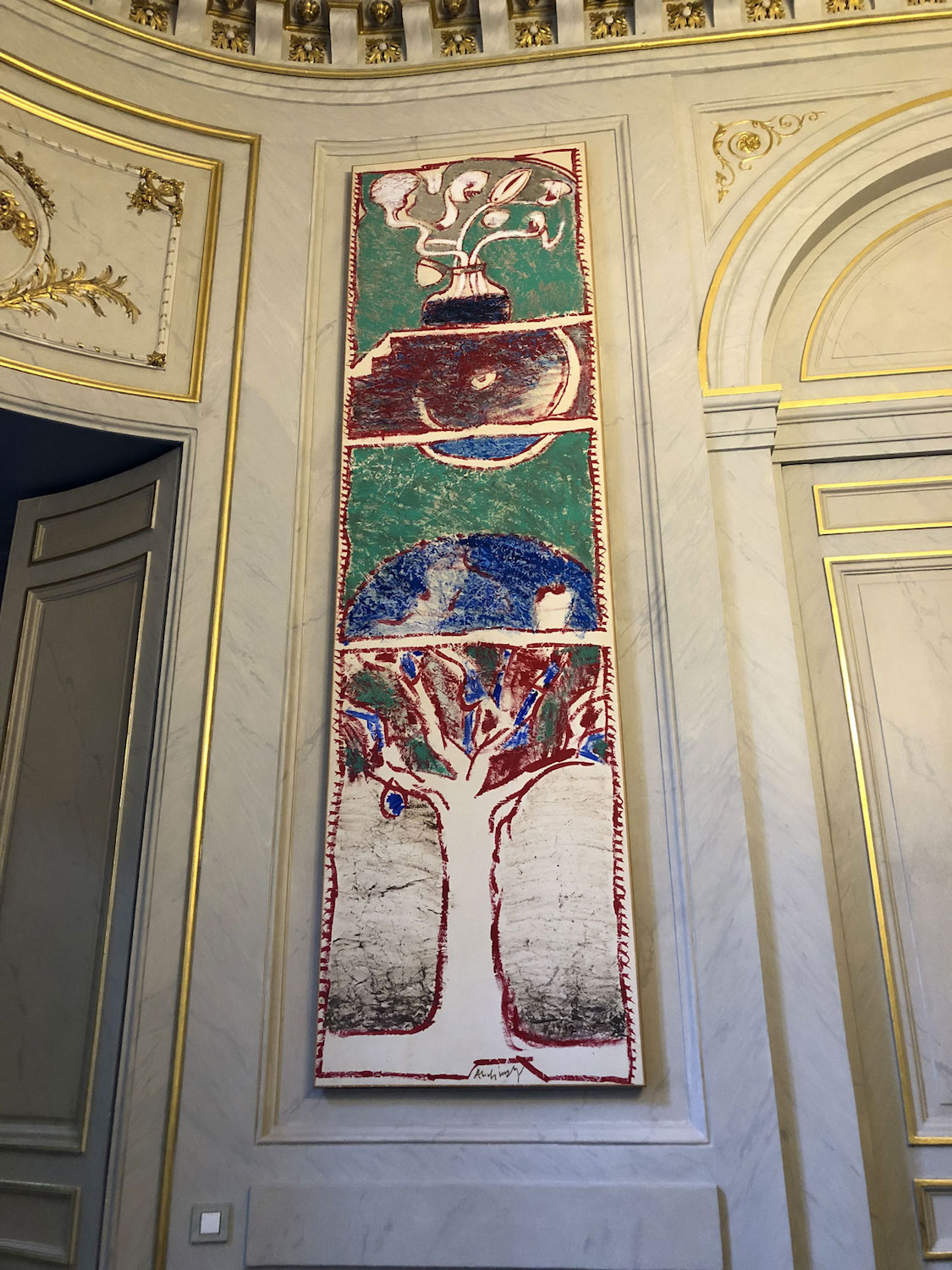 Il s’agit probablement de commande car les tableaux entrent parfaitement dans les boiseries du ministère © Globe Reporters