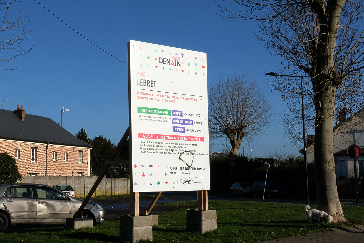 Ancienne capitale du charbon et de l’acier, la commune se reconstruit peu à peu et plusieurs gros chantiers d’aménagement urbain ont vu le jour pour améliorer le quotidien des habitants.