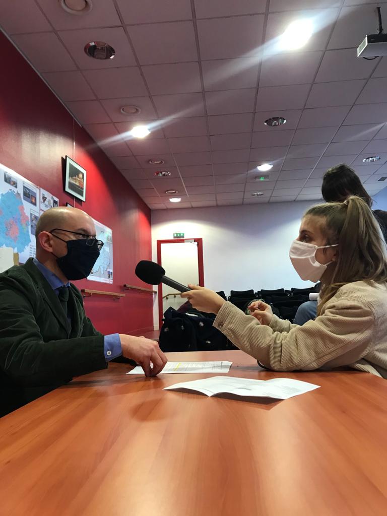 Alice a posé les questions des globe-reporters au moment de la visite du CVO. Allez écouter l’interview complète dans notre article consacré © Globe Reporters