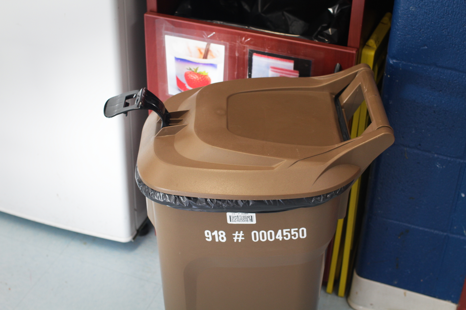 Une poubelle pour le compost.