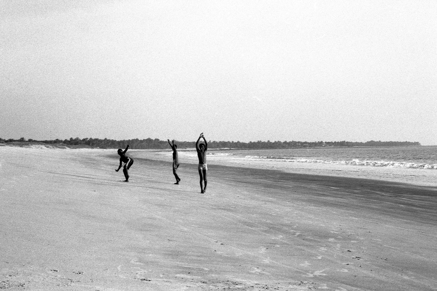 Merci les danseuses de la plage.