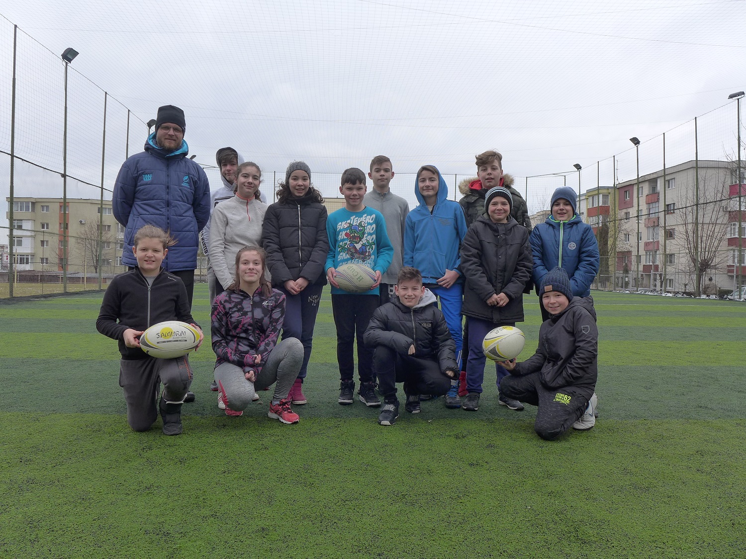 L’équipe de rugby scolaire montée par Razvan Roman compte 14 élèves, qui sont en classe de 5e (la première classe du collège, en Roumanie).